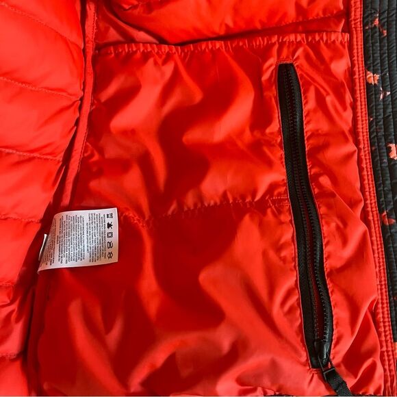 Nike Black Red Puffer Vest Small - Picture 6 of 8